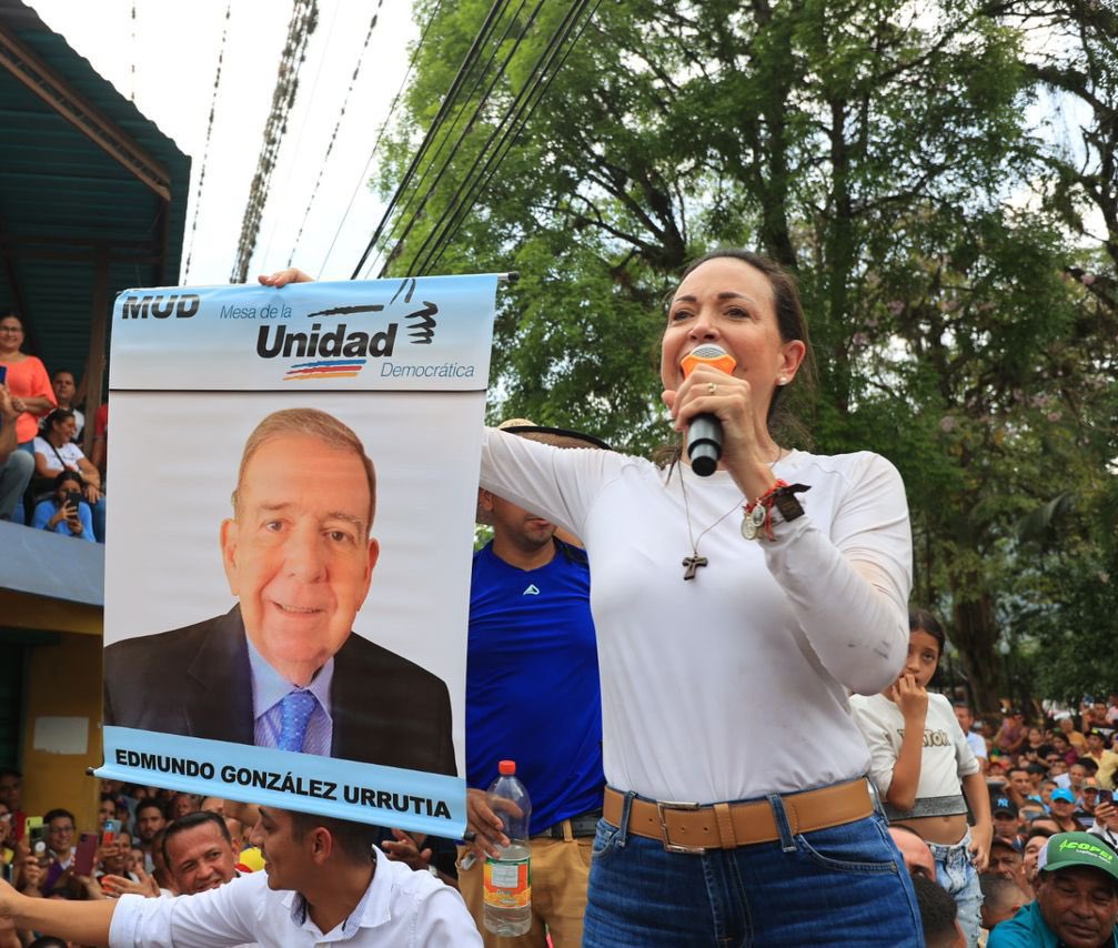 Es de aplaudir el estadismo y desprendimiento de @MariaCorinaYA al apoyar de frente a nuestro candidato Edmundo González. Consolidamos la unidad perfecta, férrea organización y defensa del voto. ¡Vamos a ganar este 28 de julio!