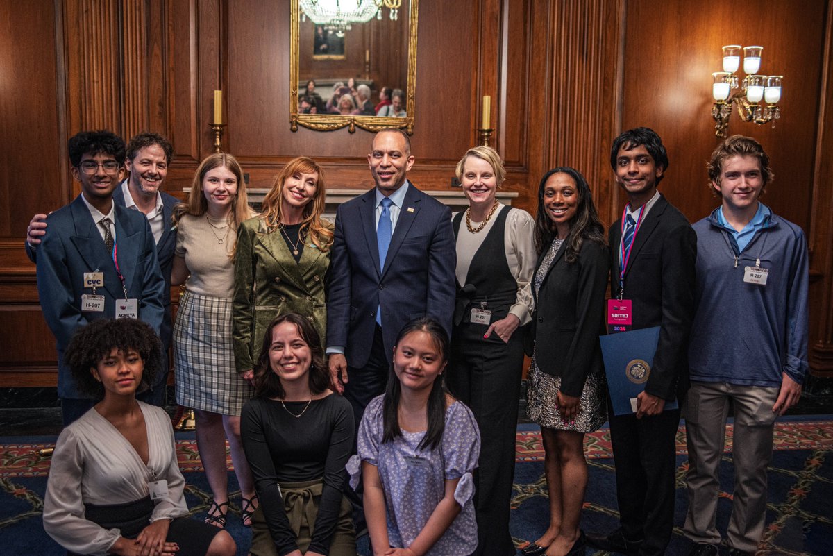 #TBT to this time two weeks ago, we were just getting our Festival weekend started with a trip to the Capitol!