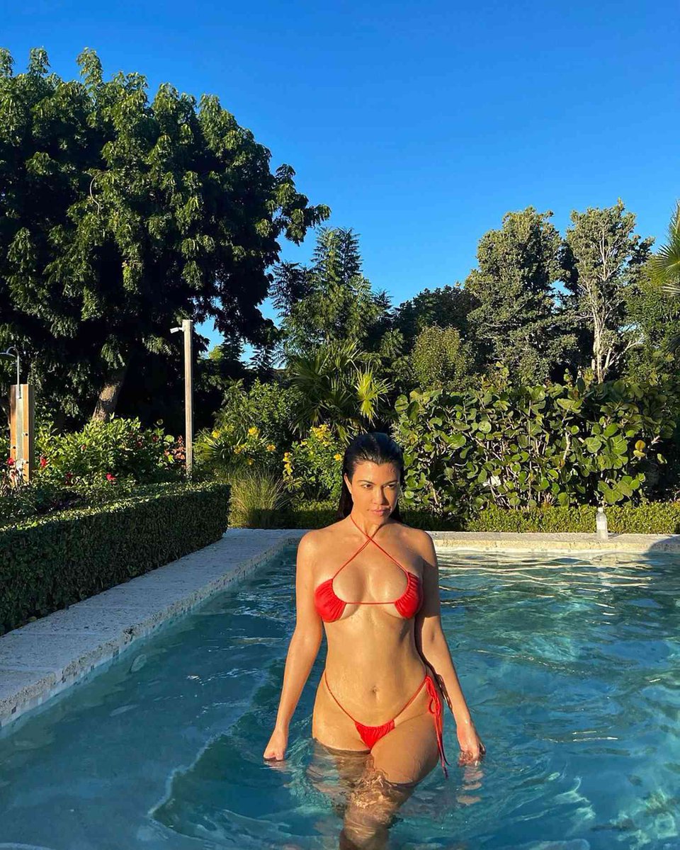 Kourtney Kardashian wow #celebrity #bikini