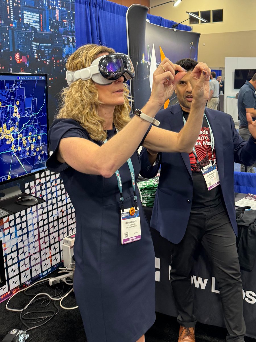 🏁Last day of #ITSA2024! Don’t miss our Flow RT AR/VR immersion demo in Booth 2046. Fly through the Phoenix area, navigating roadways and using Flow RT’s alerts and notifications, to make data-driven traffic management decisions in real-time. #THISisITS