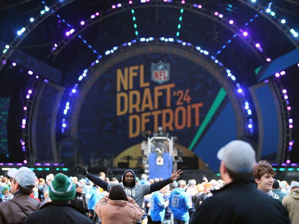 'Everyone' calling in sick: About 300,000 NFL Draft fans expected in Detroit windsorstar.com/news/local-new…