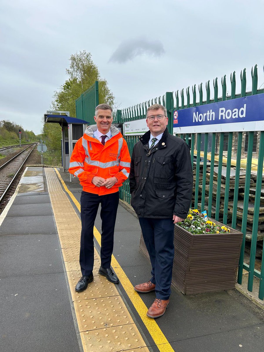 Great to welcome <a href="/Mark_J_Harper/">Mark Harper</a> to Darlington today to see the progress at Bank Top station and then journey to North Road to share my views on what more we can do to improve it
<a href="/networkrail/">Network Rail</a> <a href="/northernassist/">NORTHERN 🚆</a> <a href="/LNER/">London North Eastern Railway</a> <a href="/BishopLine/">Bishop Line Community Rail Partnership</a> <a href="/fsdr1825/">Friends of the S&DR</a> <a href="/EnglishHeritage/">English Heritage</a> <a href="/TeesValleyCA/">Tees Valley CA</a> <a href="/darlingtonbc/">Darlington Borough Council</a>