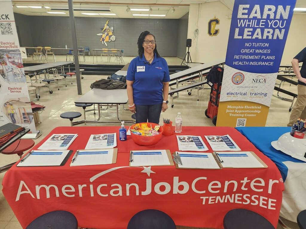 AJC_GMemphis's tweet image. The AJC was at Tipton County High School recently. Yes, we help teenagers find and develop careers, too. #WeChangeLives #equusworkforcesolutions  @yoloneci90414 @yoloneci90408 @Chamber38002 @BartlettTNGov @TNChamber @JMHanson007 @MillingtonTN @fayettetnchmber @MemphisChamber