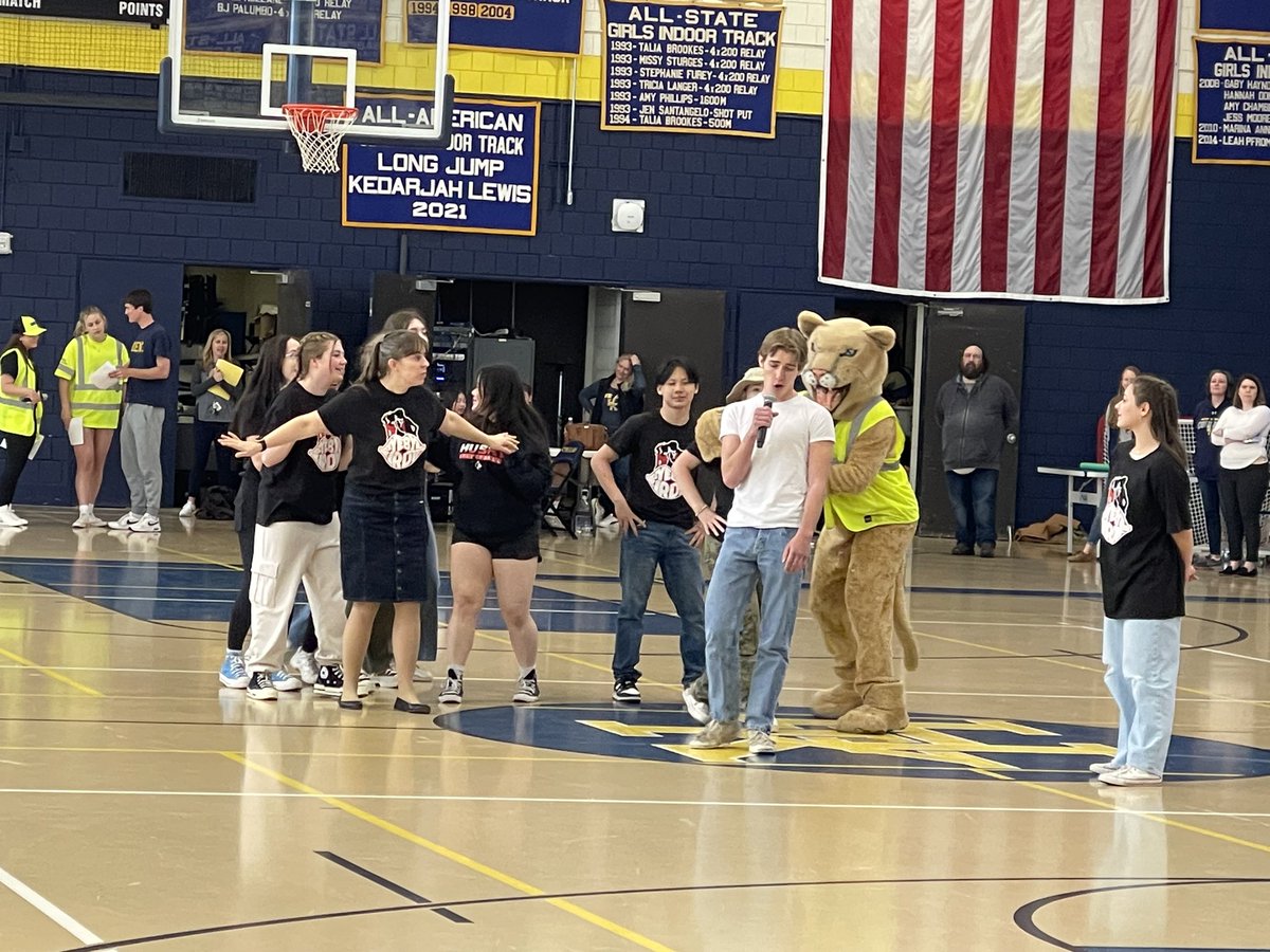 Donna Hayward (@donnahayward_) on Twitter photo Plenty of Cougar spirit today! The musical, HKTV, and HK athletics were all celebrated in our spring pep rally. Faculty got the best of the student basketball team - Iām sure the younger Cougars will be asking for a rematch! <a href="/NASSP/">National Assoc. of Secondary School Principals</a> <a href="/HKCougarDen/">HK Cougar Den</a> Plenty of Cougar spirit today! The musical, HKTV, and HK athletics were all celebrated in our spring pep rally. Faculty got the best of the student basketball team - Iām sure the younger Cougars will be asking for a rematch! <a href="/NASSP/">National Assoc. of Secondary School Principals</a> <a href="/HKCougarDen/">HK Cougar Den</a>