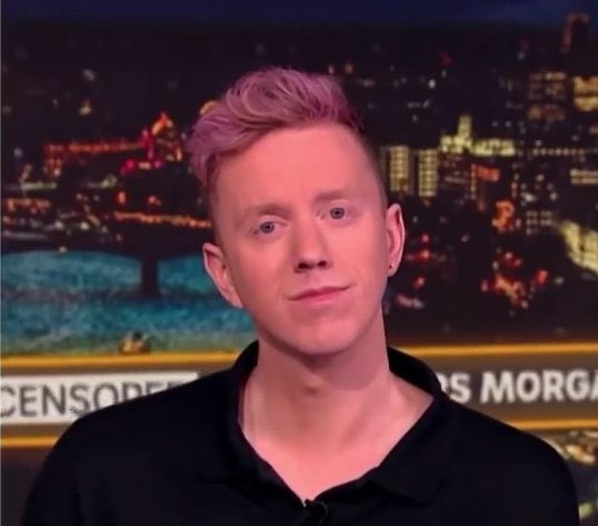 tyleroakley's tweet photo. the last thing you see before you &amp; the boys are handed five flower crowns: https://t.co/5zF26c4qDp
