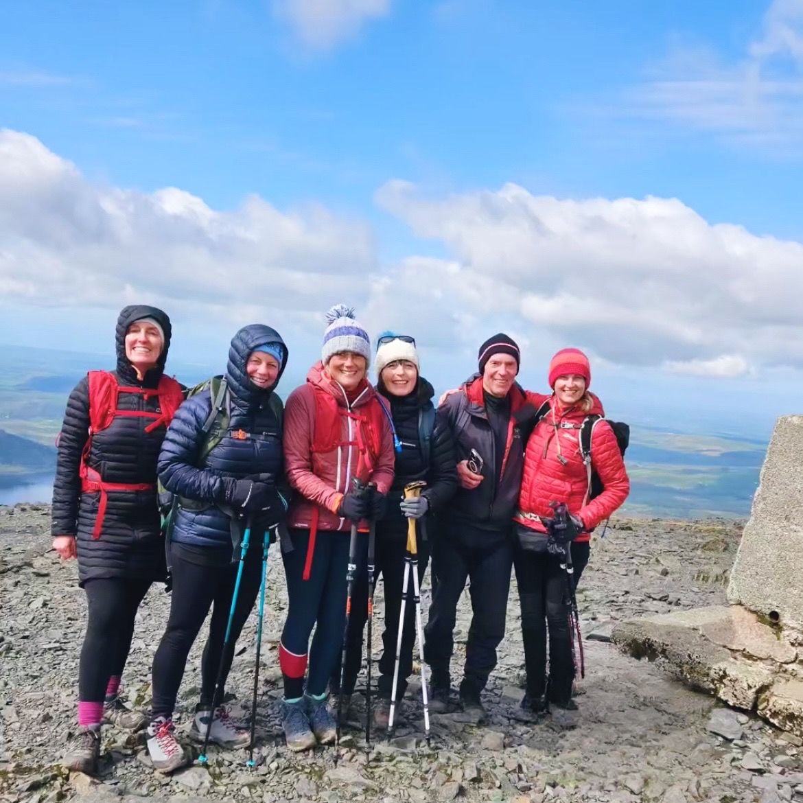 🥾Training for the Matterhorn continues! 
This was our second hike to prepare for our trip to the Swiss-Italian alps in June.
🗻We travelled to the Lake District to climb Skiddaw, the 6th highest mountain in England. 
💪🏻It was 3,054 feet (931m) to the summit. Back of the net!