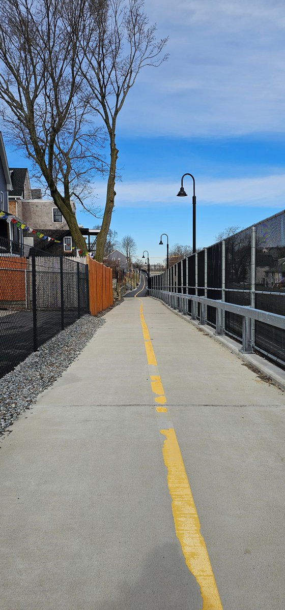 The Green Line Extension Community Path opened last summer as a two-mile pathway with direct access to newly built Green Line stations at Magoun Square, Gilman Square, East Somerville, and Lechmere and connections to 26 miles of bike paths along the Charles River. 💛
