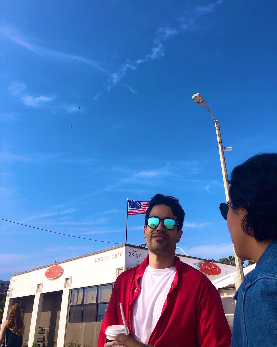 PONCEmusic's tweet image. Muy contento de anunciar que mi canción #LosAngeles entrará a rotación en las playlists de varias tiendas como HEB, Petco, La Comer, Farmscias San Pablo, Soriana, Sam’s entre muchas otras. Si se la topan no dejen de etiquetarme y mandar un videito 🥲🙌🏽 #voxpop #VOXTALENT