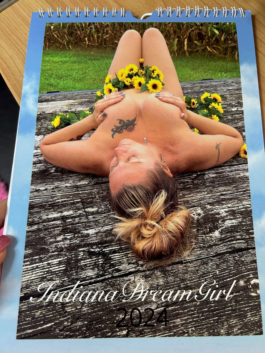 IndianaDreamGrl's tweet photo. We made  it to 30K!!!! 
If you want a FREE IndianaDreamGirl calendar make sure to do the following.
RT this post
Like this post 
Comment on this post "I want one"

Winners (2) will be announced May 2nd. 
Calendars will be shipped with tracking.
**free shipping to the US only** https://t.co/46Rt7YSf7B