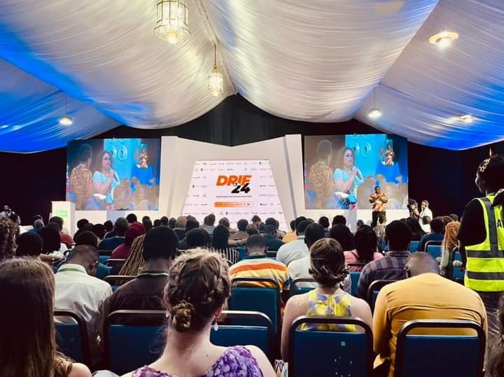 At #DRIF24 in Ghana, Youth for Adaptation Finance Initiative and Alumni of #NSSCJ were represented to discuss AI's impact on energy transition, emphasizing its potential in facilitating this shift. They tackled safeguarding digital rights for African climate activists...
#YOFAFA