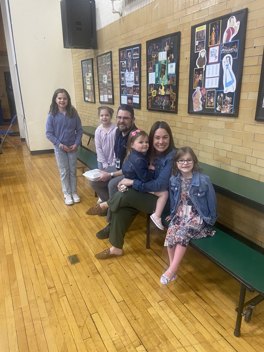 Bring your child to work day breakfast at Markham…such a well organized, beautiful day for both children and staff <a href="/Mrs_Nortz/">Alyssa Nortz</a> <a href="/Mrs_VanA/">Jenn VanArtsdalen</a> <a href="/MacchiaScience/">Mrs. Amy Macchia</a> <a href="/GalgonMath/">GalgonMath</a>