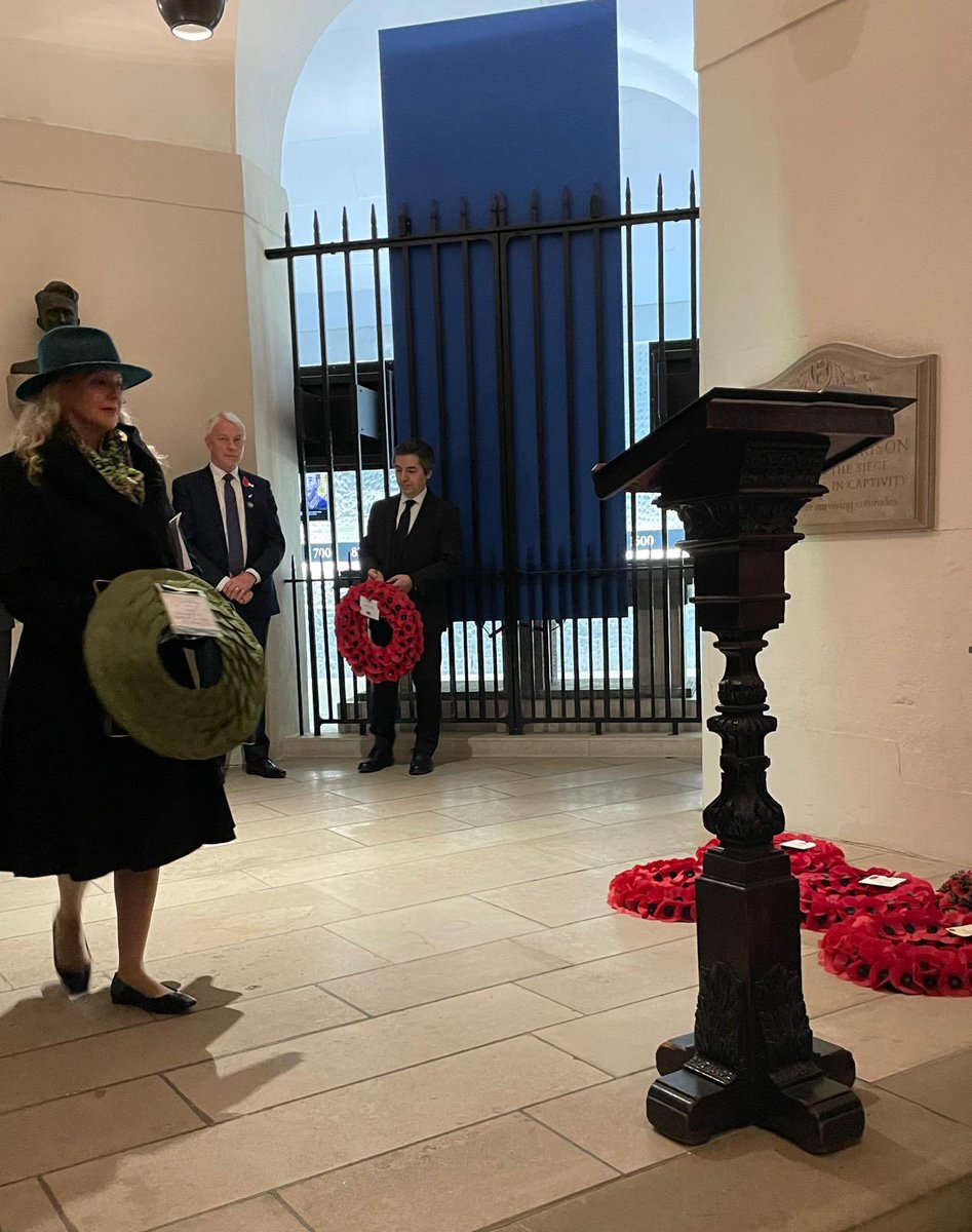 Deputy Ambassador Orla Mc Breen today attended #ANZACDay commemorations, laying a wreath to remember those who lost their lives in the Gallipoli landings. You can read more about the Irish involvement in Gallipoli here ireland.ie/en/greatbritai…