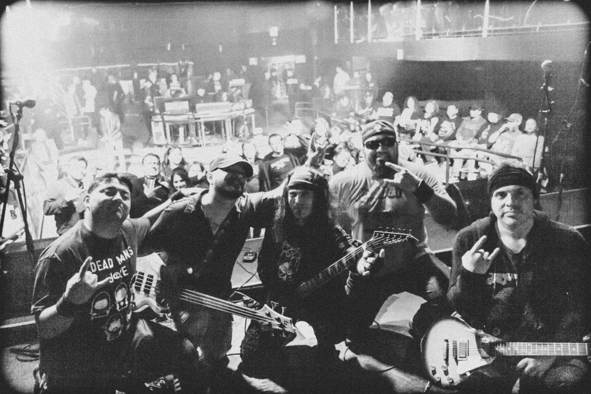 dmansjoke's tweet photo. New set of pics taken from this last show 4/20 at the @blackboxtijuana 
📷  Víctor Daniel Tavares 

#tijuana #tijuanadowntown #blackboxtijuana #live #livemusic 
#grungemetal https://t.co/yeJoxSzGof