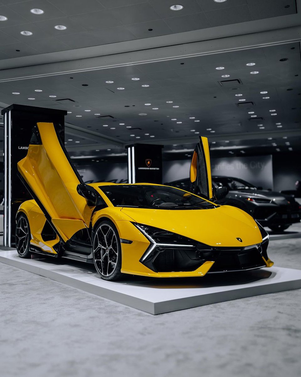 Lamborghini Revuelto 🔥