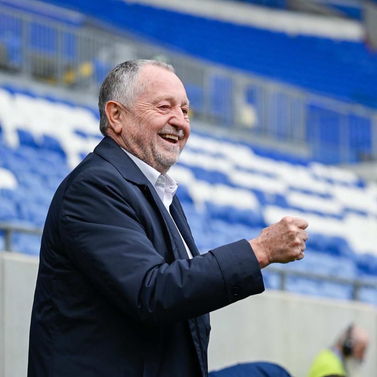 🚨 L’Olympique Lyonnais adresse toutes ses félicitations à Jean-Michel Aulas, nommé président de la Ligue féminine de football professionnel. 

Cette nouvelle étape récompense un engagement de plus de 35 ans pour démocratiser le football pour toutes et tous. Bravo <a href="/JM_Aulas/">Jean-Michel AULAS</a> !