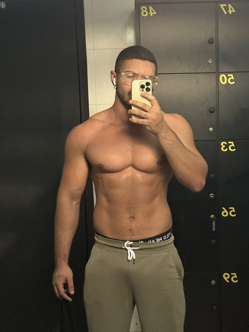 I know you wanna f*** me https://t.co/YK2yKPuwyB