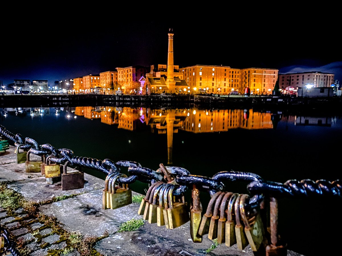 The Royal Albert Dock And The Pump House Perfect Reflection In Canning Dock 🌃🪞