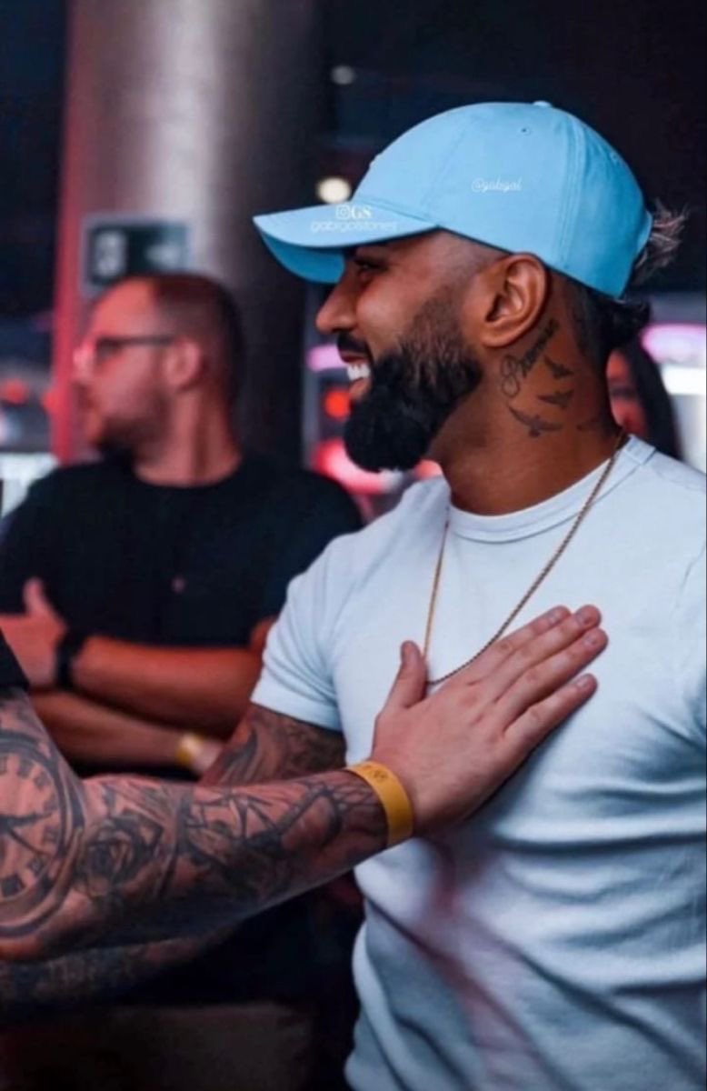 Camisas com o estilo do Gabigol, gastando pouco — A THREAD
