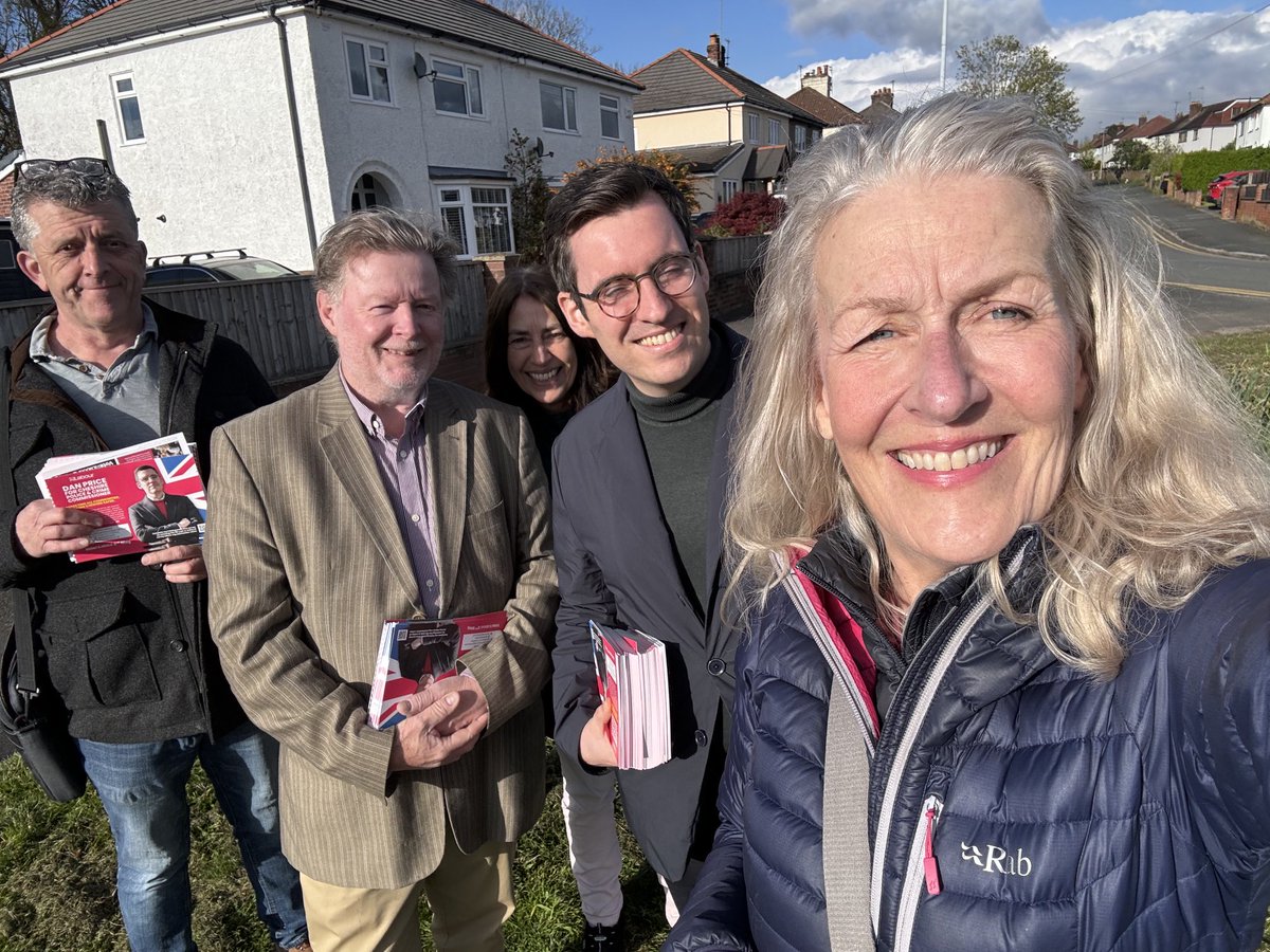 Great feedback on the #labourdoorstep tonight for ⁦@danpricelab⁩ #PCCelection #May2nd #LittleNeston 🌹
