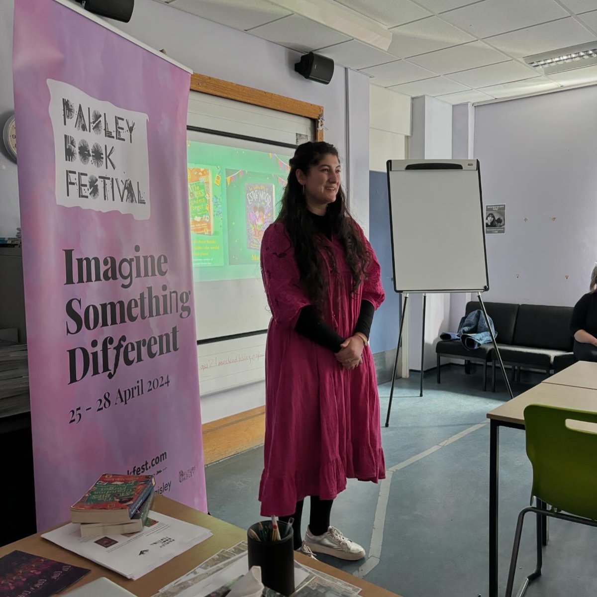 JohnstoneHighSc_Library tweet media