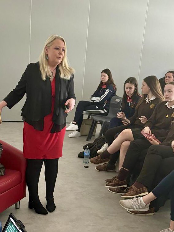 On day four of #TransitionYear Professions week, we welcome a very diverse group of speakers. Thank you to multi-career woman Lynn Ruddock, Bronagh Murphy and her colleagues from Datapac, prison officer Louise Fanning and the Defence Forces. A sincere thank you to all. #guidance