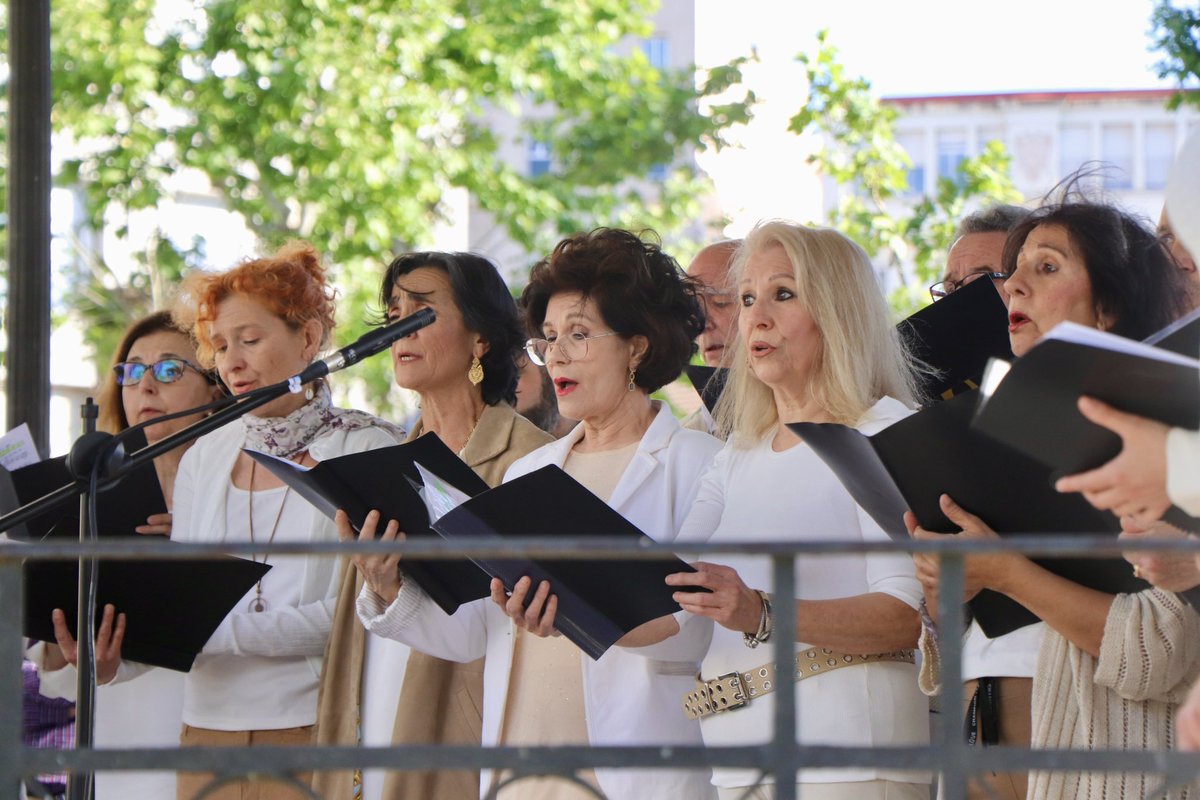 🎶 El alumnado de las Escuelas Municipales de #Música ha celebrado esta tarde el concierto 'Música en la calle' desde el Templete del Paseo de San Francisco de #Badajoz