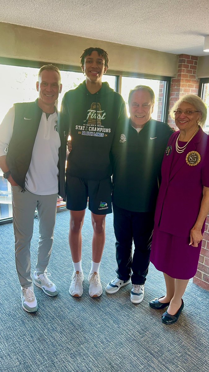 Great time catching up with Coach Izzo and Coach Wojcik during my first home visit 😁