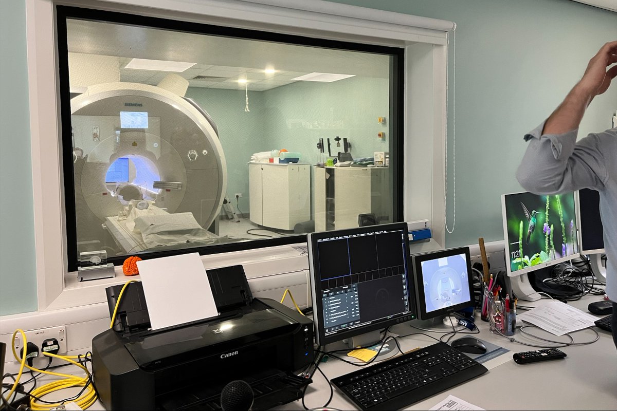 Last Thursday, our A Level Psychology pupils had the opportunity to visit the brain unit in Cambridge. They were given a tour by Olaf and Mauritz to explore the unit and try equipment, including a brain scanning machine and a demonstration of an MRI scanner.