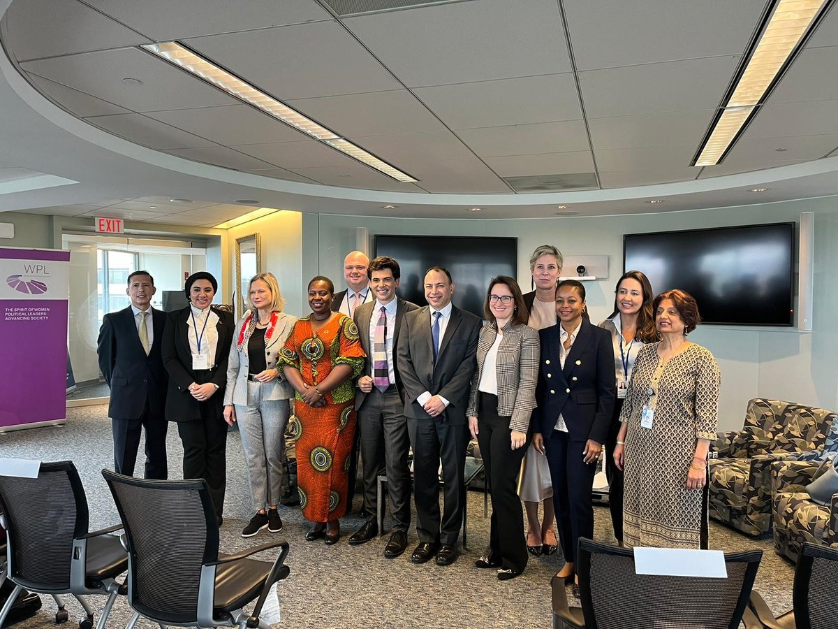We are excited to announce our collaboration with @WorldBank's #WomenBizLaw and @WPLeadersOrg on the topic of #RepresentationMatters for #WomeninPolitics. On Friday, we met in Washington, DC to launch our partnership. Discover our initial report: owy.mn/3Qfkzsc #OWForum