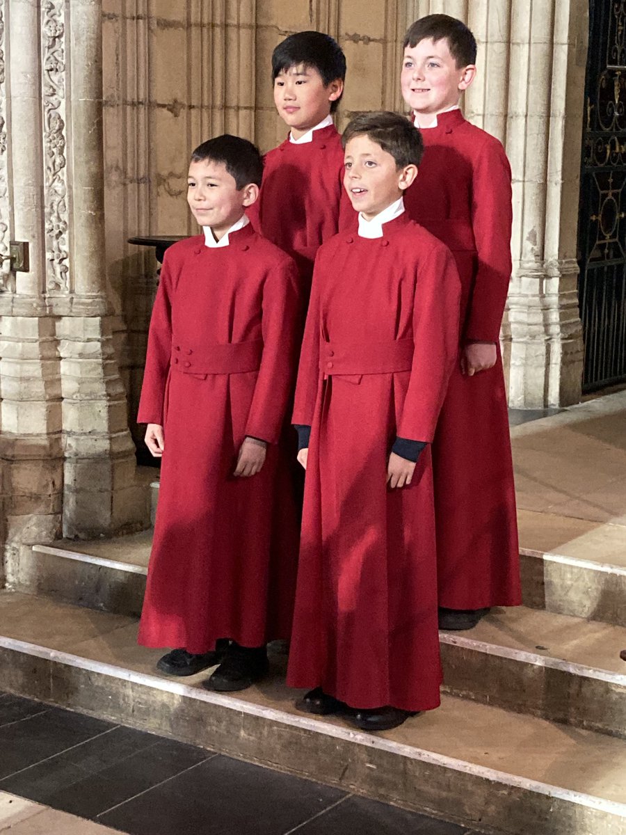 These happy probationers of ⁦@YorkMinChoir⁩ made their debut at tonight’s Evensong. Always a special occasion and, after training them since September, they are a credit to ⁦@songjudith⁩. Looking forward to the probationer concert! 🎶