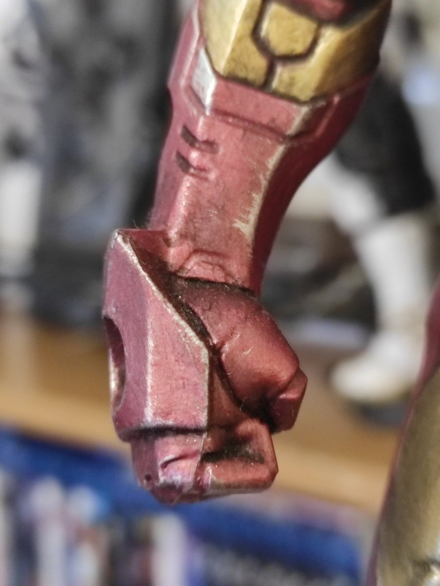 juanjoharo's tweet image. Ya solo faltan unos detalles. He usado los colores metálicos "red caesar" y "gold" de @greenstuffworld que quedan de lujo.  #ironman #pintando #miniaturas #painting #hasbro #juguetes #toys #actionfigures #topjuangeek #friki #geek #greenstuffworld #marvel #marveluniverse