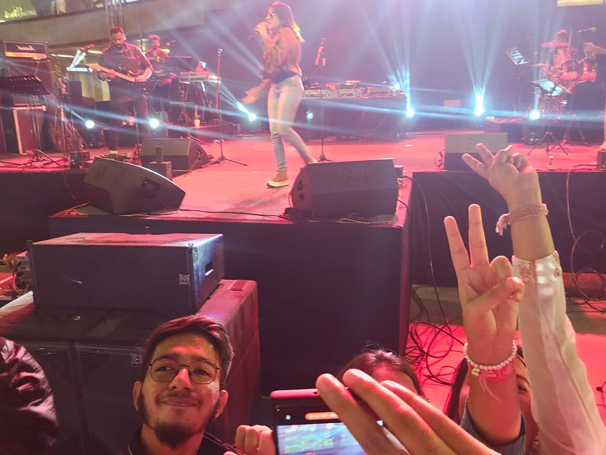 MuskanG11324634's tweet photo. Wishing you happy birthday 🎂❤️

@Zaifffffffff ✨

Wish kar do @ShirleySetia ❤️ bacha ka dil baagh baagh ho jayega🤌🏻

#shirleysetia #teamshirley #happybirthday https://t.co/q08zN9JdQ3