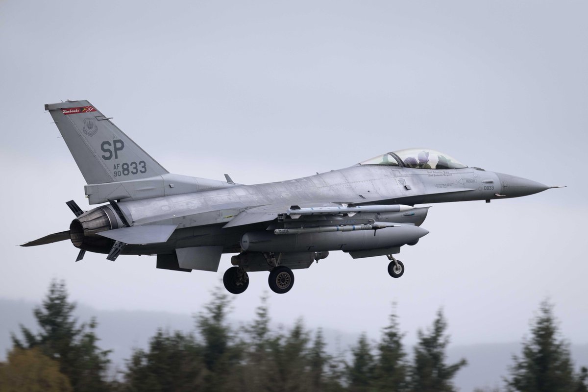 A U.S. Air Force 🇺🇸 F-16 Fighting Falcon 🦅 assigned to the 480th Fighter Squadron lands after routine training at Spangdahlem Air Base, Germany.
April 3rd, 2024. 

Thanks for the analysis bob 👍

#avaition #aircraft #airforce #avgeek #military #usaf  #fighterjet #usaf #Germany