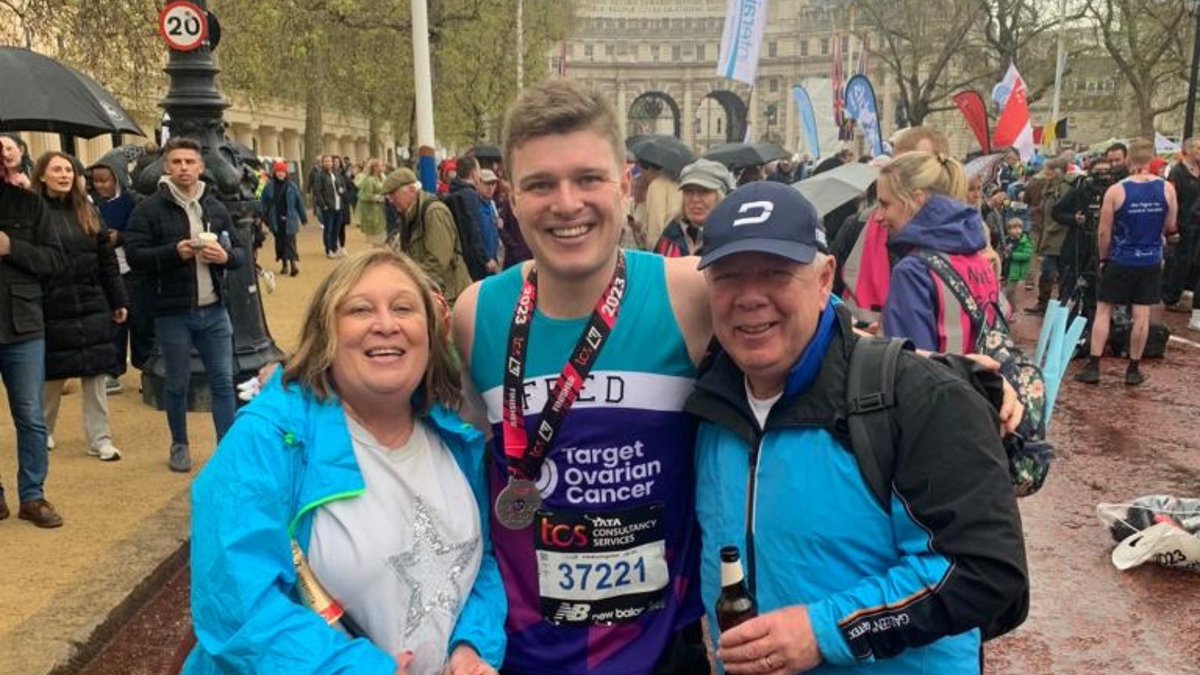 ⏳ Don’t forget to apply for a place in the TCS London Marathon 2025 before the ballot closes tomorrow! 👉 bit.ly/3Uk5ojY If you miss out on a ballot place, you can apply for one of our charity places instead! 👉 bit.ly/49KudtL