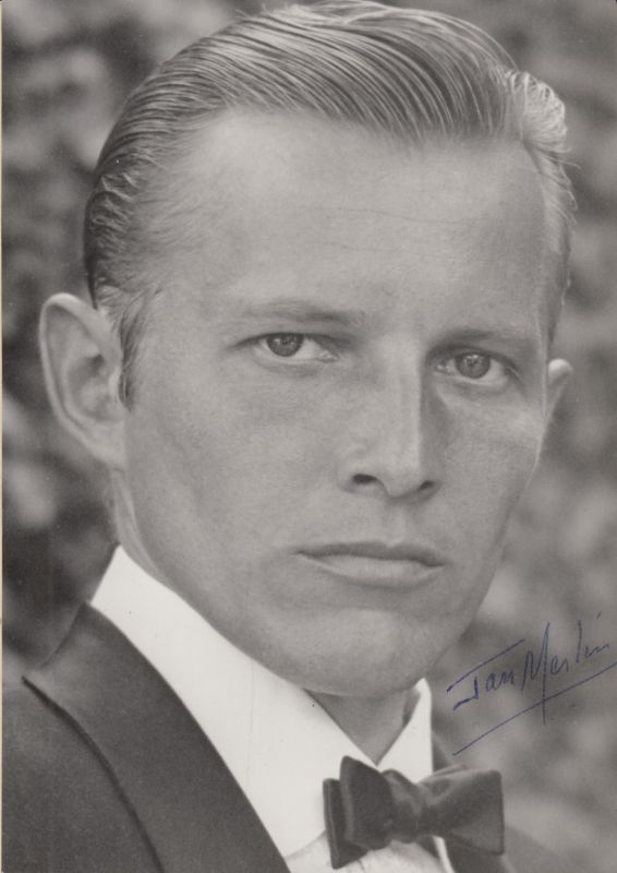 This actor passed away in 2019 at the age of 95. Who was he?  See here... myoldtv.com/daily_actor_de… #classicTV #trivia