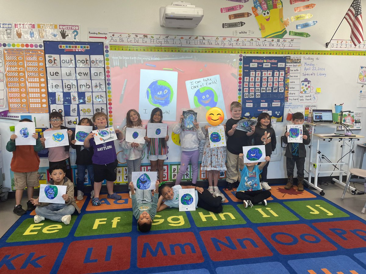 ACasanova_Edu's tweet photo. Earth Day Art! 🌍 https://t.co/IQrHd9fOWy