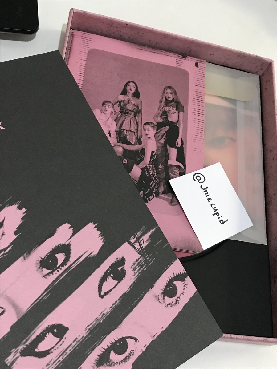 jnncupid's tweet photo. . VENDO/VENDA álbum incompleto kill this love pink ver.

- R$ 90,00 + frete
- acompanha: photobook, lyrics book, cd, três cards e uma cartela de adesivos
- sem avarias
- tenho fbs positivos!

correção do meu user @/jnncupid* https://t.co/Kj6NNK4Pkp