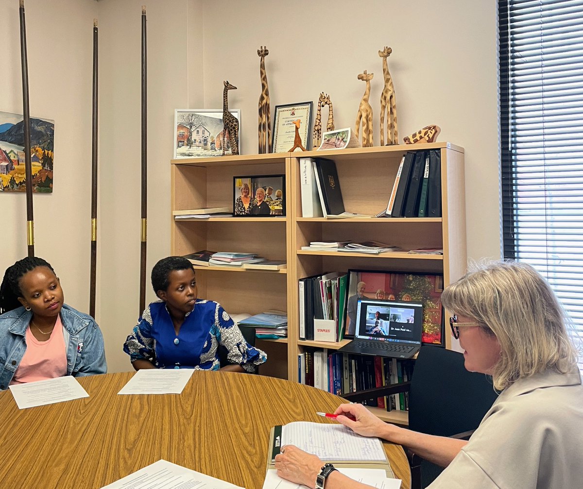 Rencontre avec Dr Nadia Mugisha sur les difficultés concernant la reconnaissance des qualifications médicales au Canada. Avec 2,3M d'Ontariens sans médecin de famille, il est urgent de simplifier et rendre accessible le processus d'accréditation pour notre système de santé.