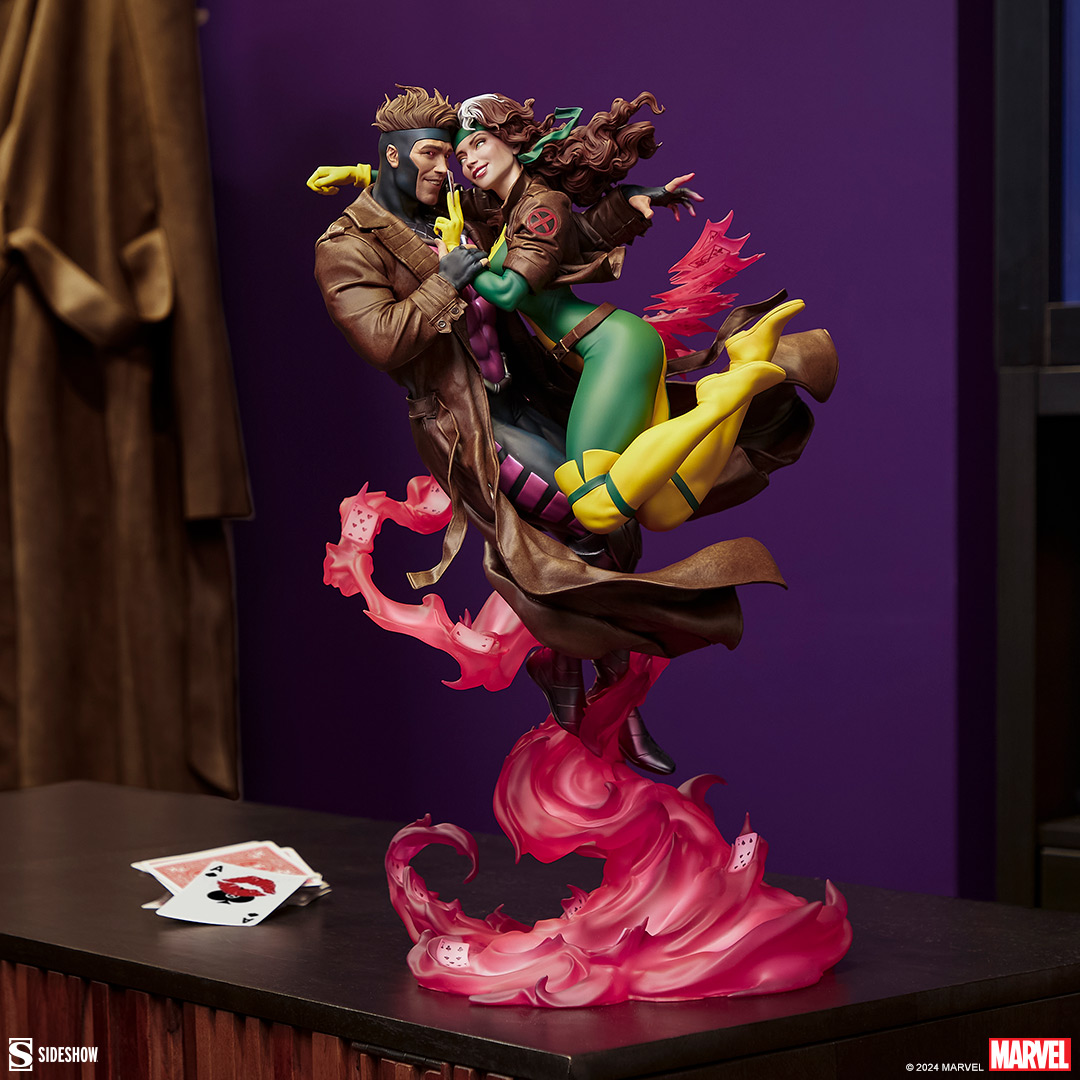 side.show/7ka9d

In a moment of tenderness amid some usual X-Men chaos, Anna Marie shares a kiss with Remy LeBeau via one of his playing cards. The Rogue and Gambit Statue is available for pre-order NOW! 

#Marvel #XMen #Rogue #Gambit