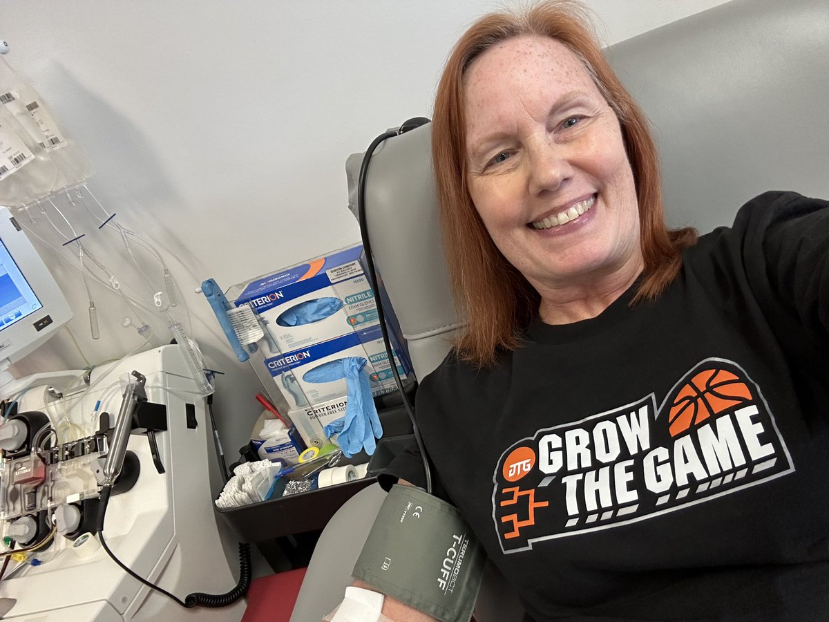 Back at it again, donating platelets at .@VitalantIL 🩸 Please help out by donating blood/platelets/plasma 🙂 Repping @GrowTheGameW @SubriaWhitaker today And my, how the game has grown!! 🏀 #WNBATwitter