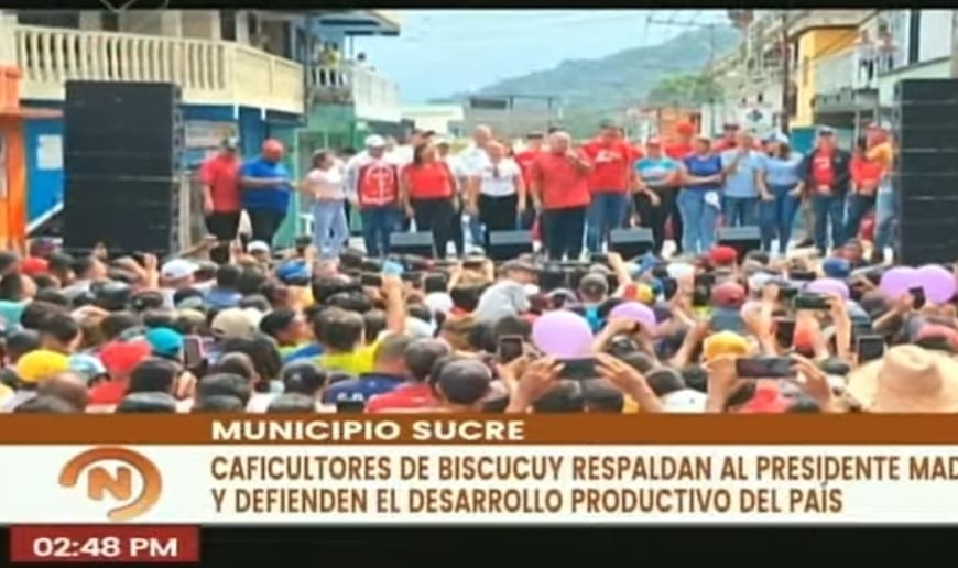 PartidoPSUV's tweet photo. Primer vicepresidente del PSUV, @dcabellor : Su propuesta (del candidato opositor) es la exclusión, la persecución, seguir pidiendo sanciones, bloqueos, pero este pueblo organizado, claro, consciente, sabe lo que tiene que hacer. #UniónDeLosPueblos https://t.co/RnOqOMVDMI
