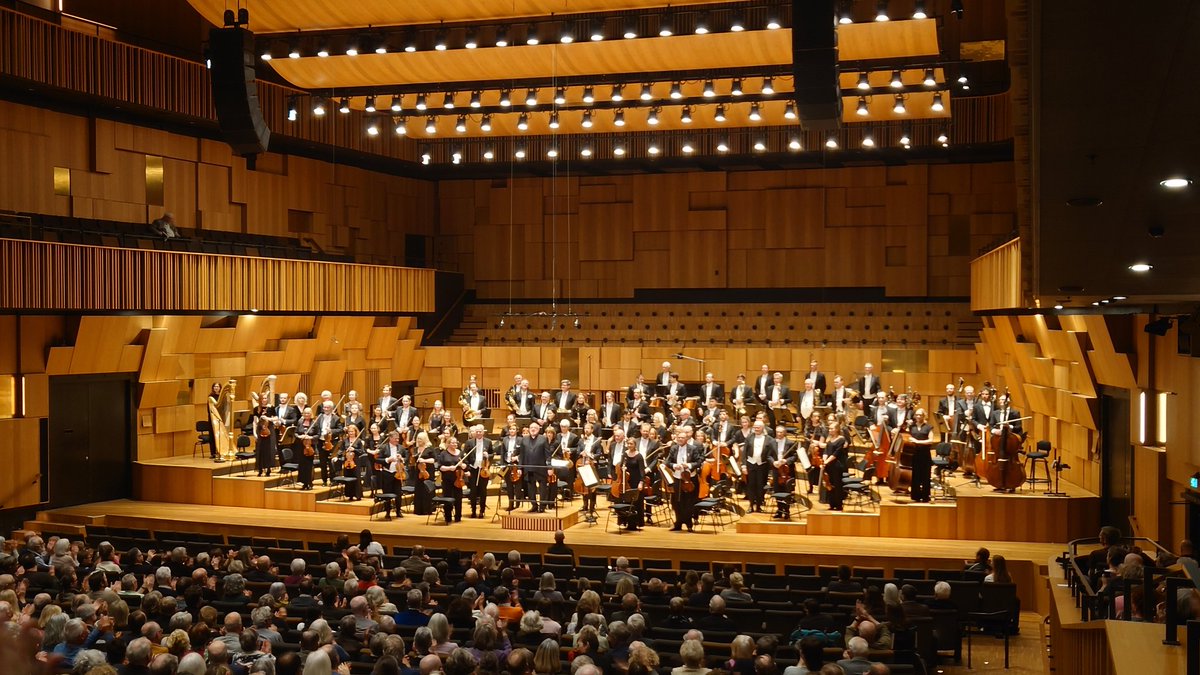 Elgar Symphony No 1 from the Malmö Symphony Orchestra. Should have been Sir Andrew Davis on the podium. Martyn Brabbins took his place. Muted but for its final eruptions. #Elgar