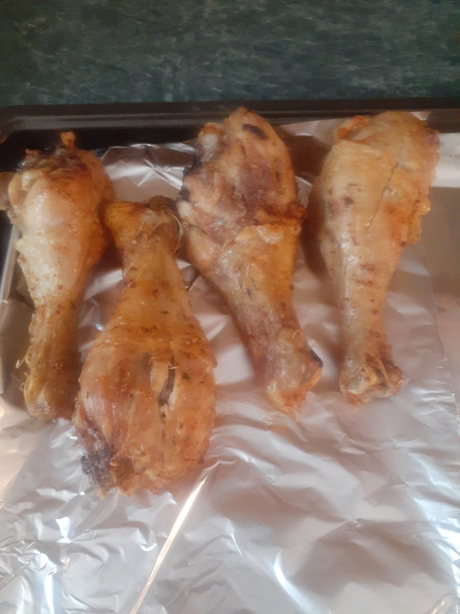 Made some chicken for lunch and dinner later! @CatCandescent @firewingxx @Matthew669691 @mjmgop @sdmb1212 @SoloMatt99 @Bella_Rose_xx @nimbletdog