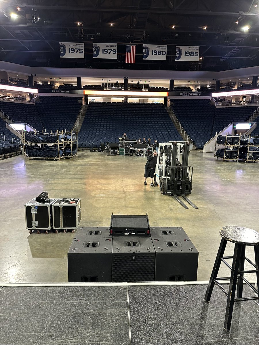 Norfolk, VA…we are here! 🎵 TONIGHT…Thursday, Apr 25, we will be at @ChartwayArena with our friend Lee Greenwood 🇺🇸 Then we roll on to the Giant Center in Hershey, PA - Sat, Apr 27! There is still time to find tix 👉🏻🎫: thealabamaband.com