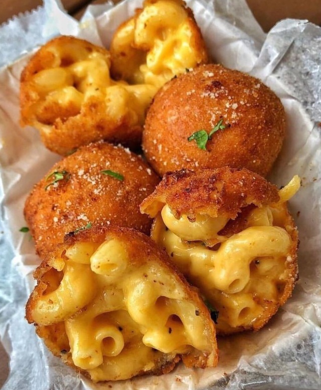 Macaroni and Cheese 🧀 Bites homecookingvsfastfood.com 
#homecooking #food #recipes #foodpic #foodie #foodlover #cooking #hungry #goodfood #foodpoll #yummy #homecookingvsfastfood #food #fastfood #foodie #yum