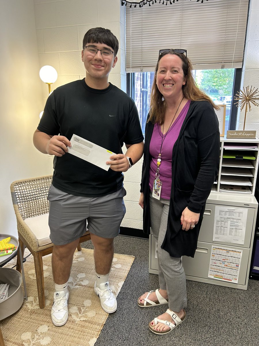 SmyrnaBulldog's tweet photo. Congratulations to Reagan Mattingly &amp; Steven Julia Valencia who were selected as winners in the Middle Tennessee Electric Washington Youth Tour essay contest. #onlyoneSHS @MrsKennySHS https://t.co/aSp0bk7vSe