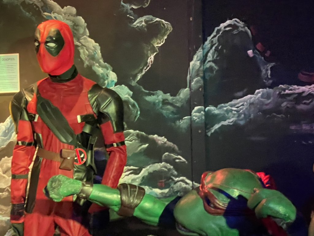 Superfreeb's tweet photo. I’m not saying that I’ve seen a spoiler for #DeadpoolAndWolverine, but if this picture I took at Ireland’s Wax Museum is anything to go by we are in for one helluva shocking crossover…@VancityReynolds https://t.co/xOesjpfs9o