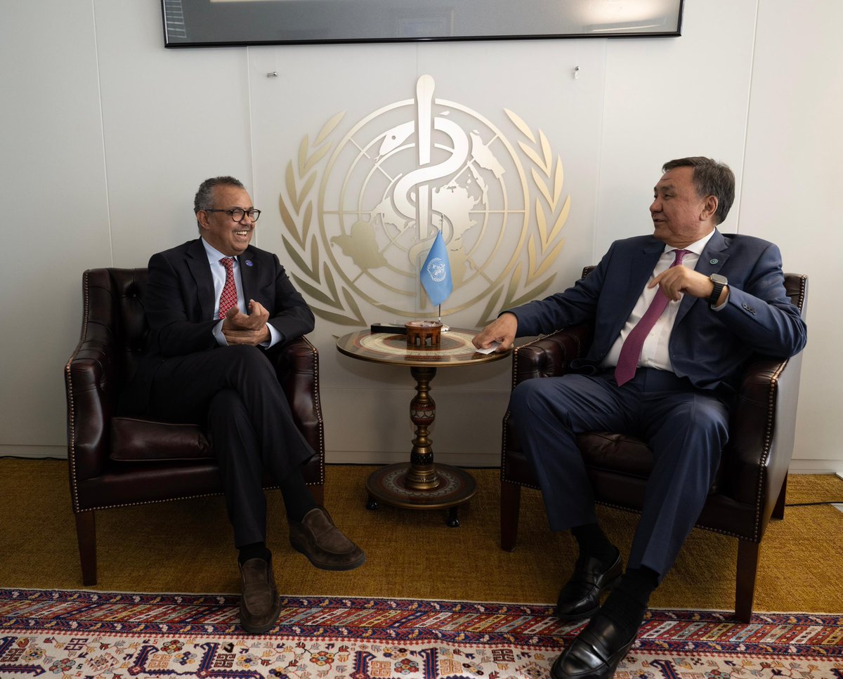 H.E. Amb. @KubanOmurali, Secretary General of the Organization of Turkic States (OTS) met with H.E. @DrTedros, the Director General of the World Health Organization (@WHO), within the framework of the Turkic Week in Geneva on 24 April 2024. 🔗 turkicstates.org/en/haberler/se… Türk…