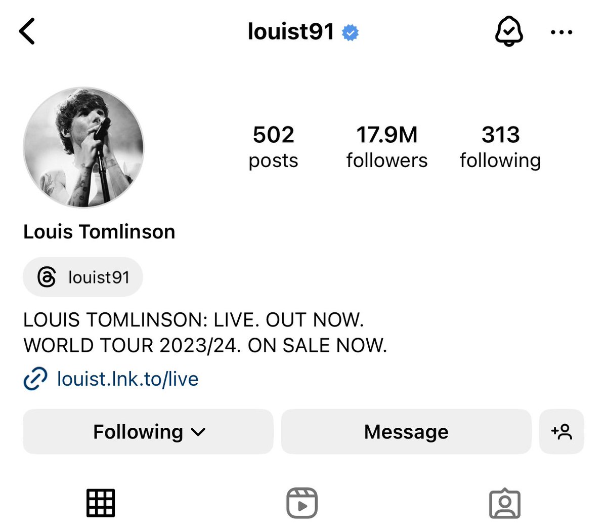 📲| Louis has updated his Instagram bio to include the live album!