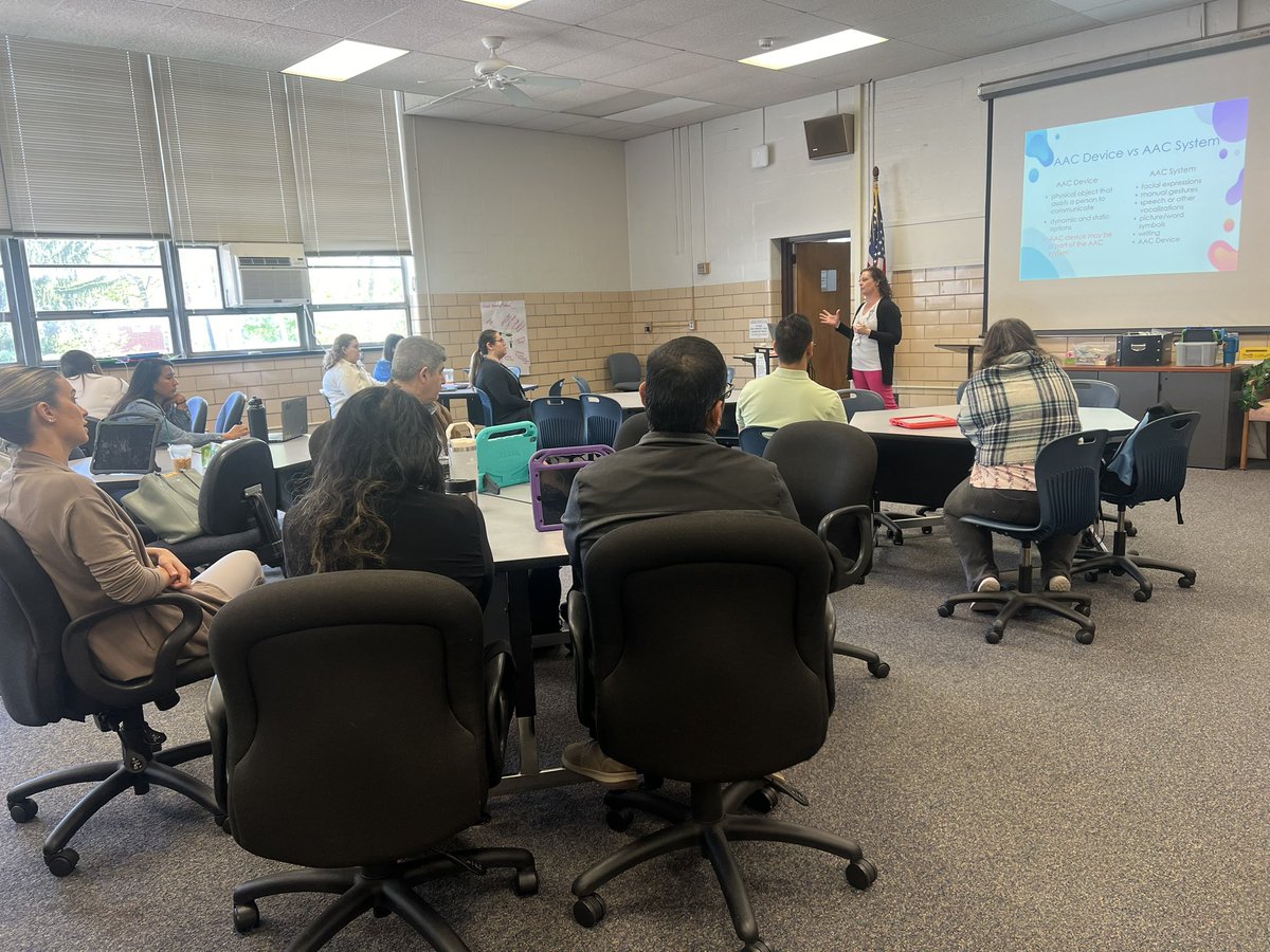 Such a pleasure to lead the LAMP: Words for Life training with ATS Coach Colleen again yesterday! Sincere thanks to all the wonderful teachers, SLPs, AT coaches and parents that joined us! @AACandAutism @ATS_FCPS #AAC #studentvoice